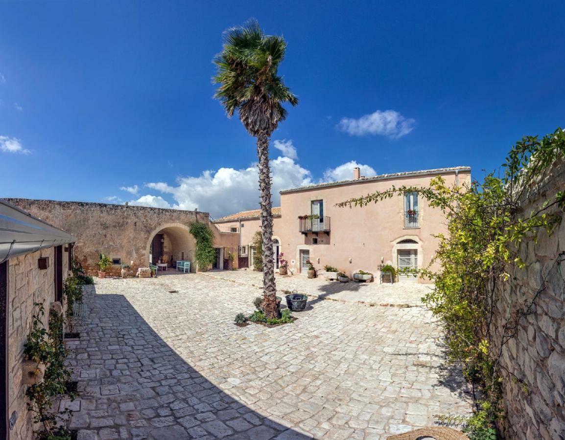 Гостевой дом Terre Di Cavalusi Relais Доннафугата Экстерьер фото